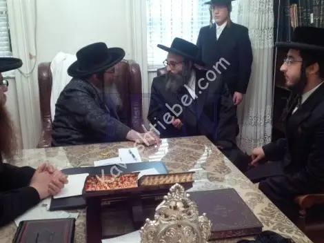 האדמור-מספינקא-מונסי-הזמין-את-דודו-האדמור-מבית-יצחק-ספינקא-לשמחת-נישואי-בנו-1-470x352.jpg