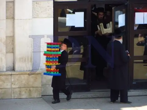 תשעה-באב-בשיכון-סקווירא-25-470x352.jpg